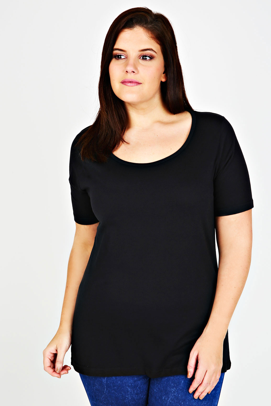 how to cut a scoop neck t shirt