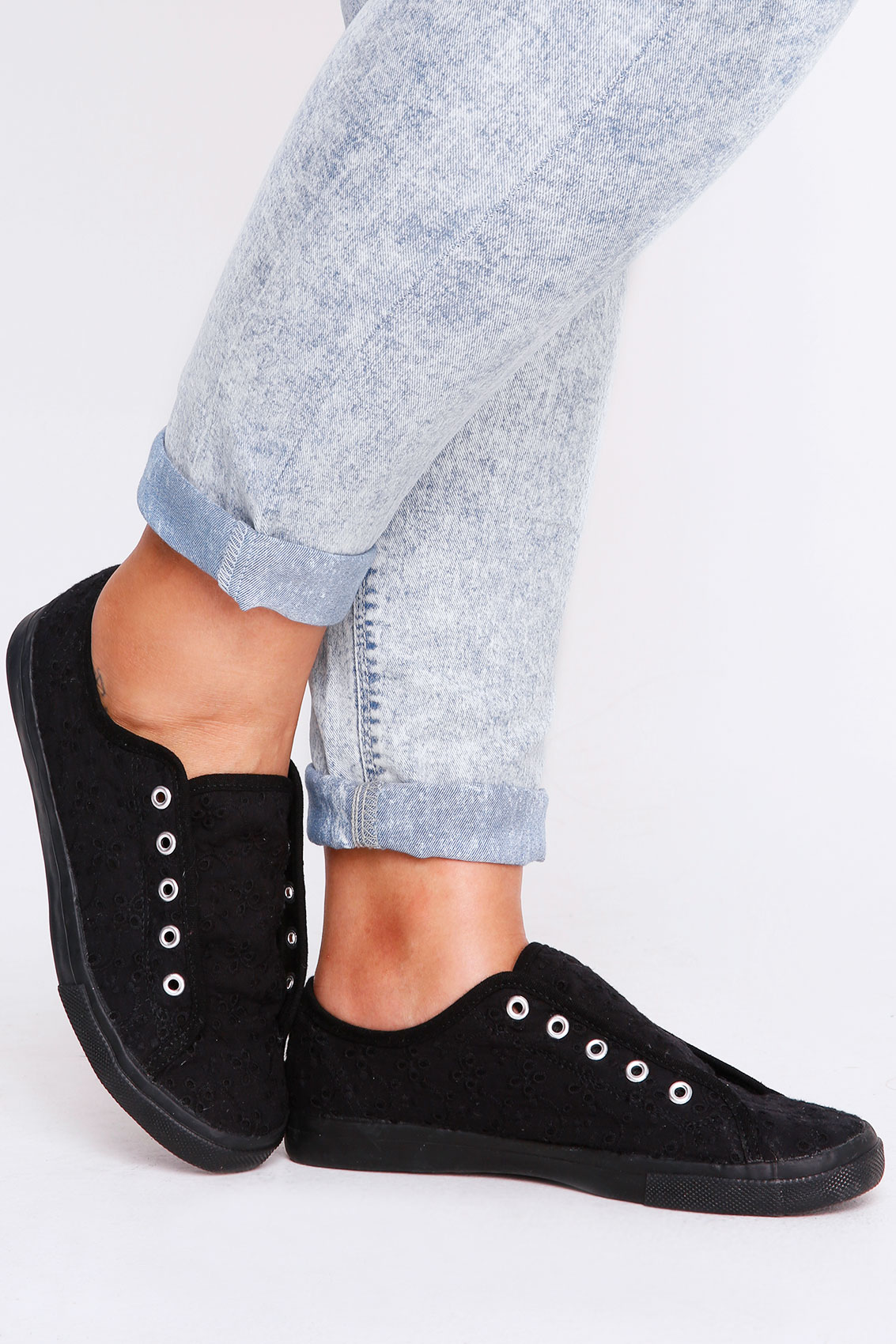 laceless canvas